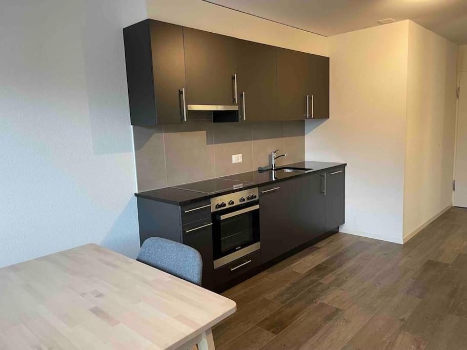 Proche Lausanne: Studio Bien Equipe Apartamento Prilly Exterior foto
